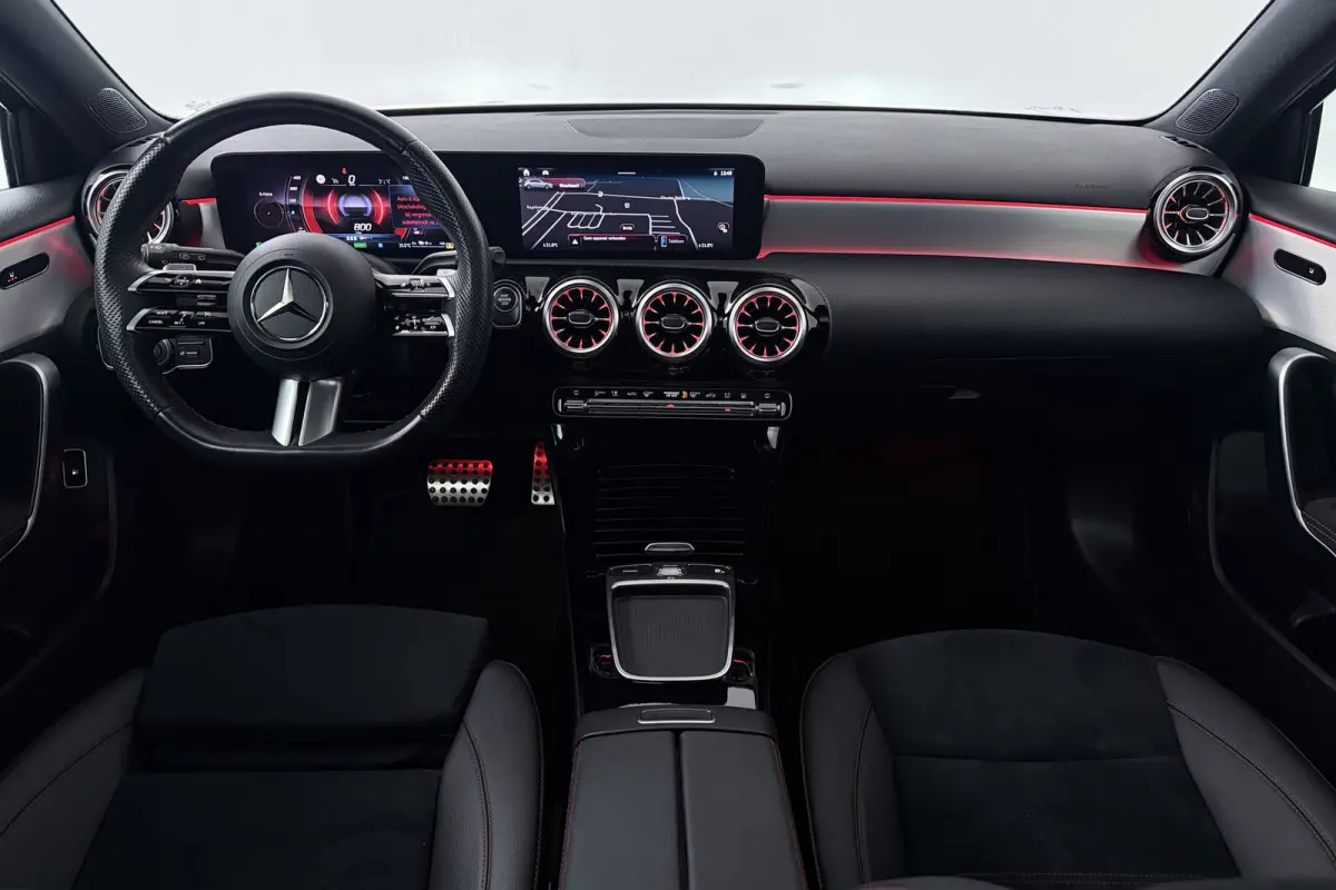 250 e AMG Line (PANORAMADAK, STOELVERWARMING, SFEERVERLICHTING, PARKEERSENSOREN)