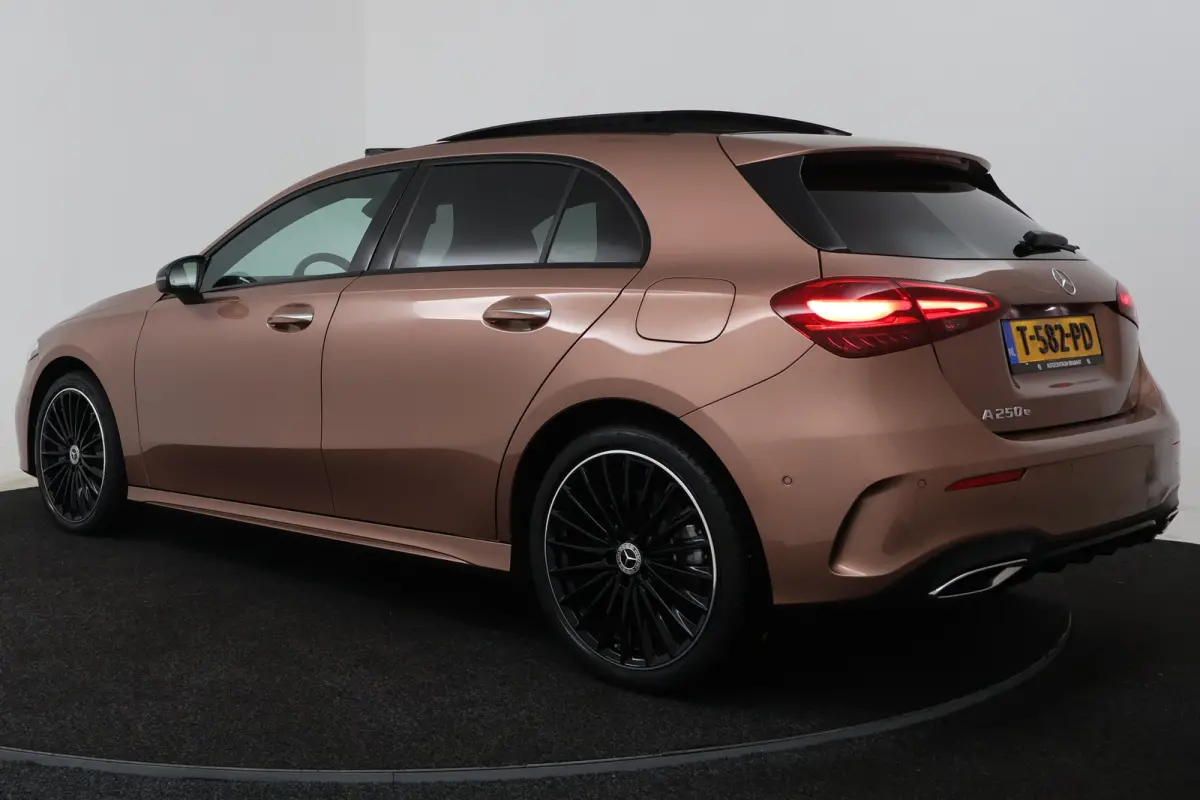 250 e AMG Line (PANORAMADAK, STOELVERWARMING, SFEERVERLICHTING, PARKEERSENSOREN)