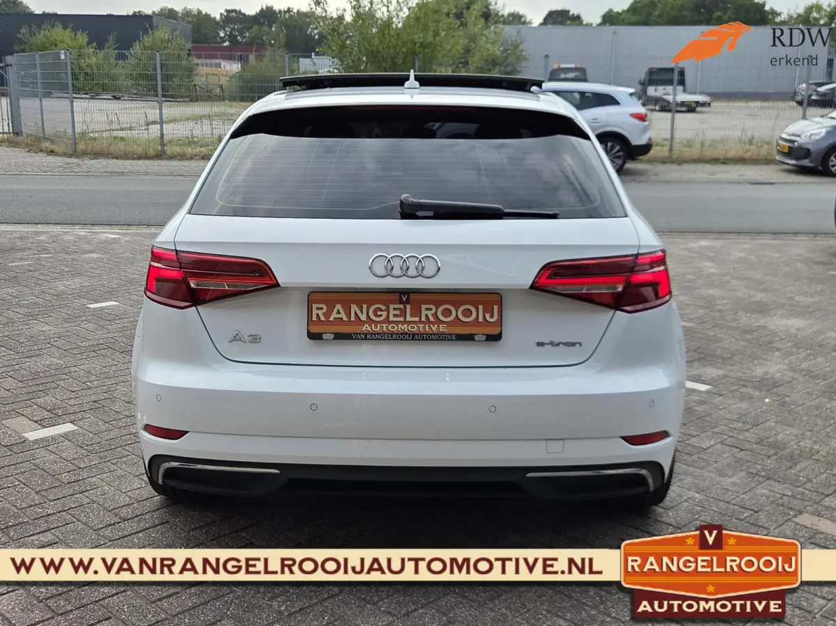 1.4 e-tron Sport, LED kopl., ACC, pano, sportst., 17" lmv