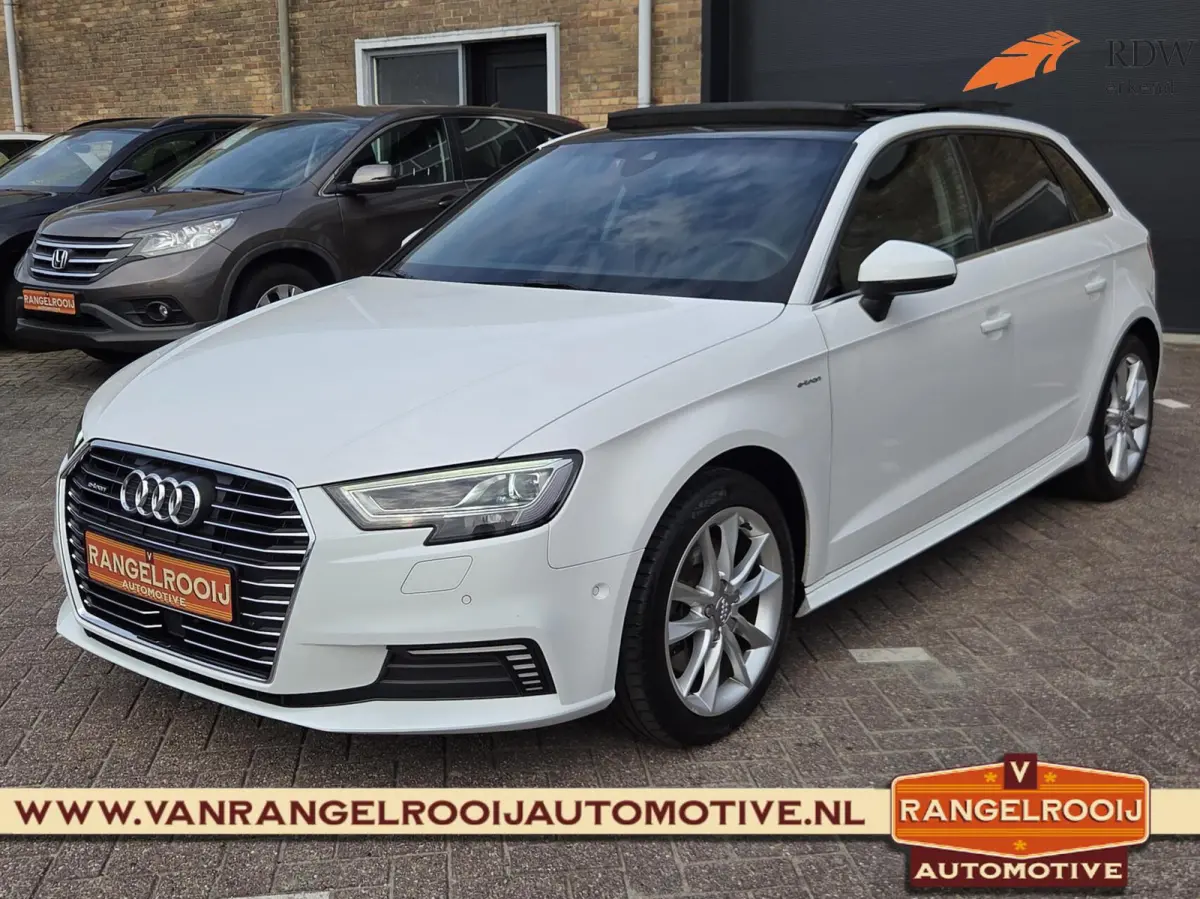 1.4 e-tron Sport, LED kopl., ACC, pano, sportst., 17" lmv