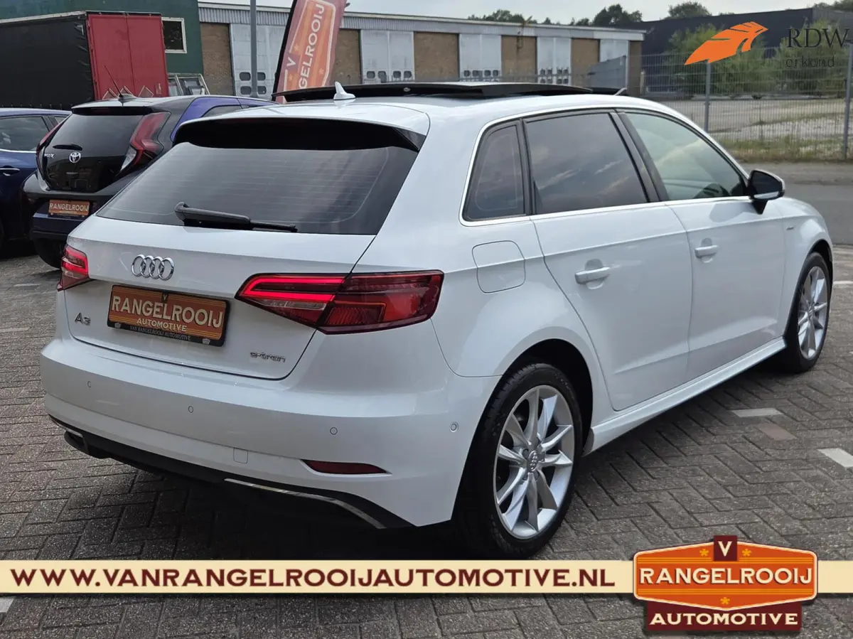 1.4 e-tron Sport, LED kopl., ACC, pano, sportst., 17" lmv