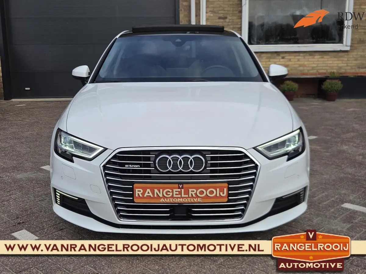 1.4 e-tron Sport, LED kopl., ACC, pano, sportst., 17" lmv