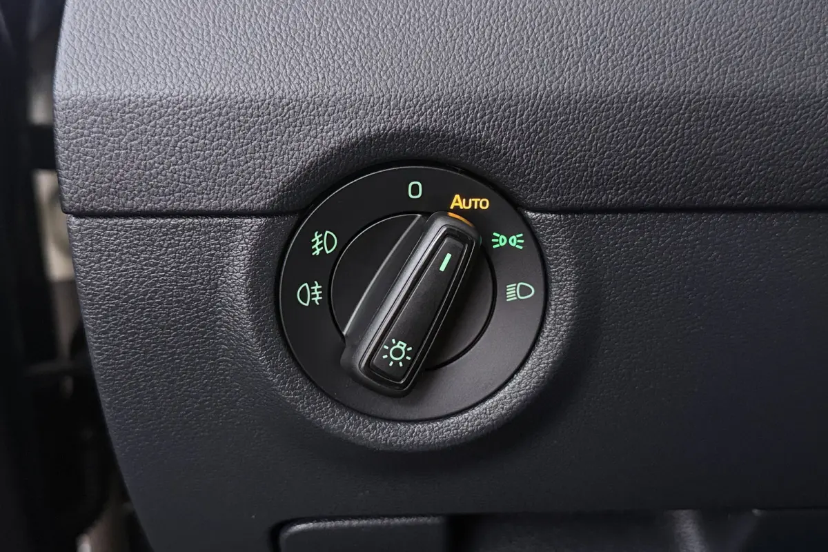 1.5 TSI Greentech Business Edition (CRUISE CONTROL, STOELVERWARMING, NAVIGATIE CARPLAY, PARKEERSENSOREN)