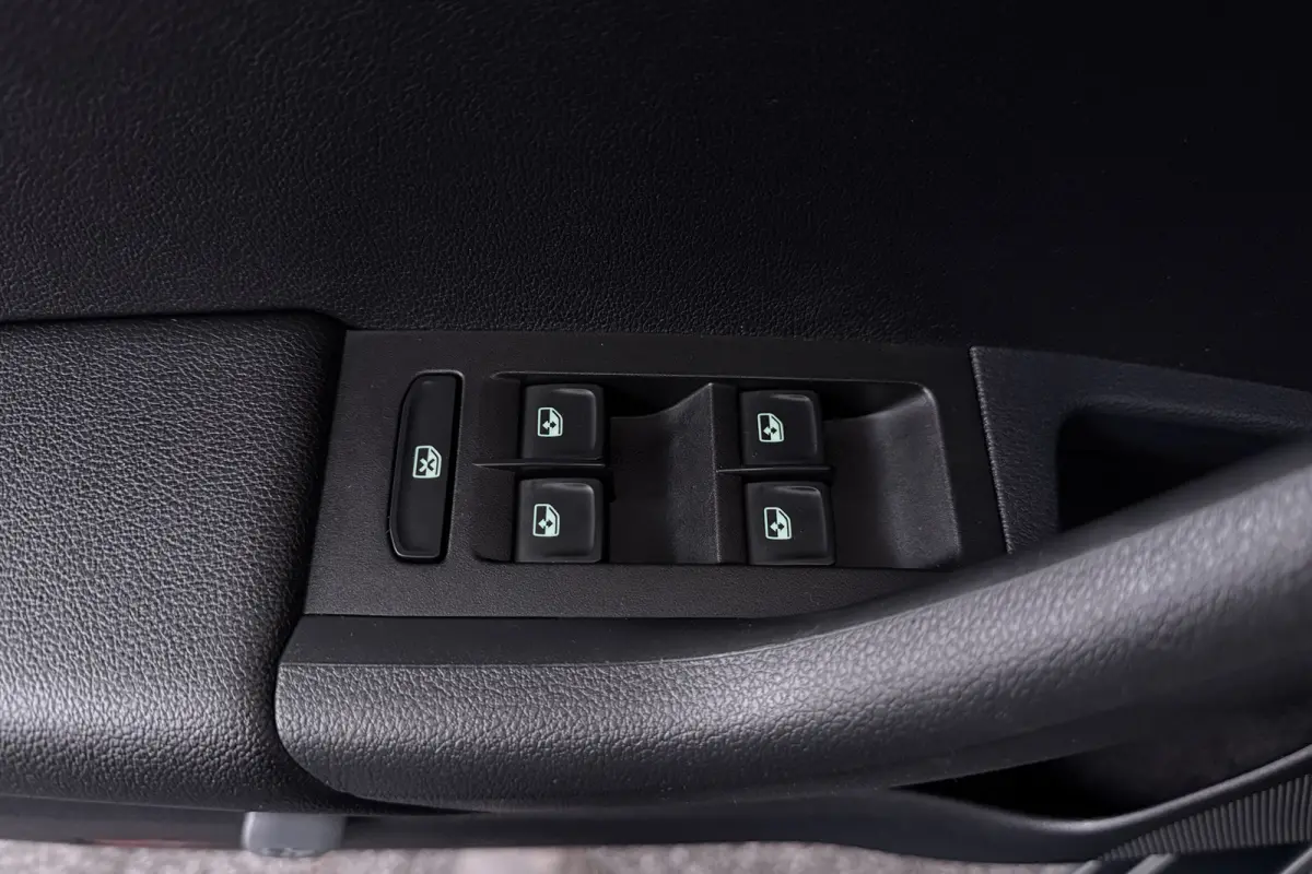 1.5 TSI Greentech Business Edition (CRUISE CONTROL, STOELVERWARMING, NAVIGATIE CARPLAY, PARKEERSENSOREN)