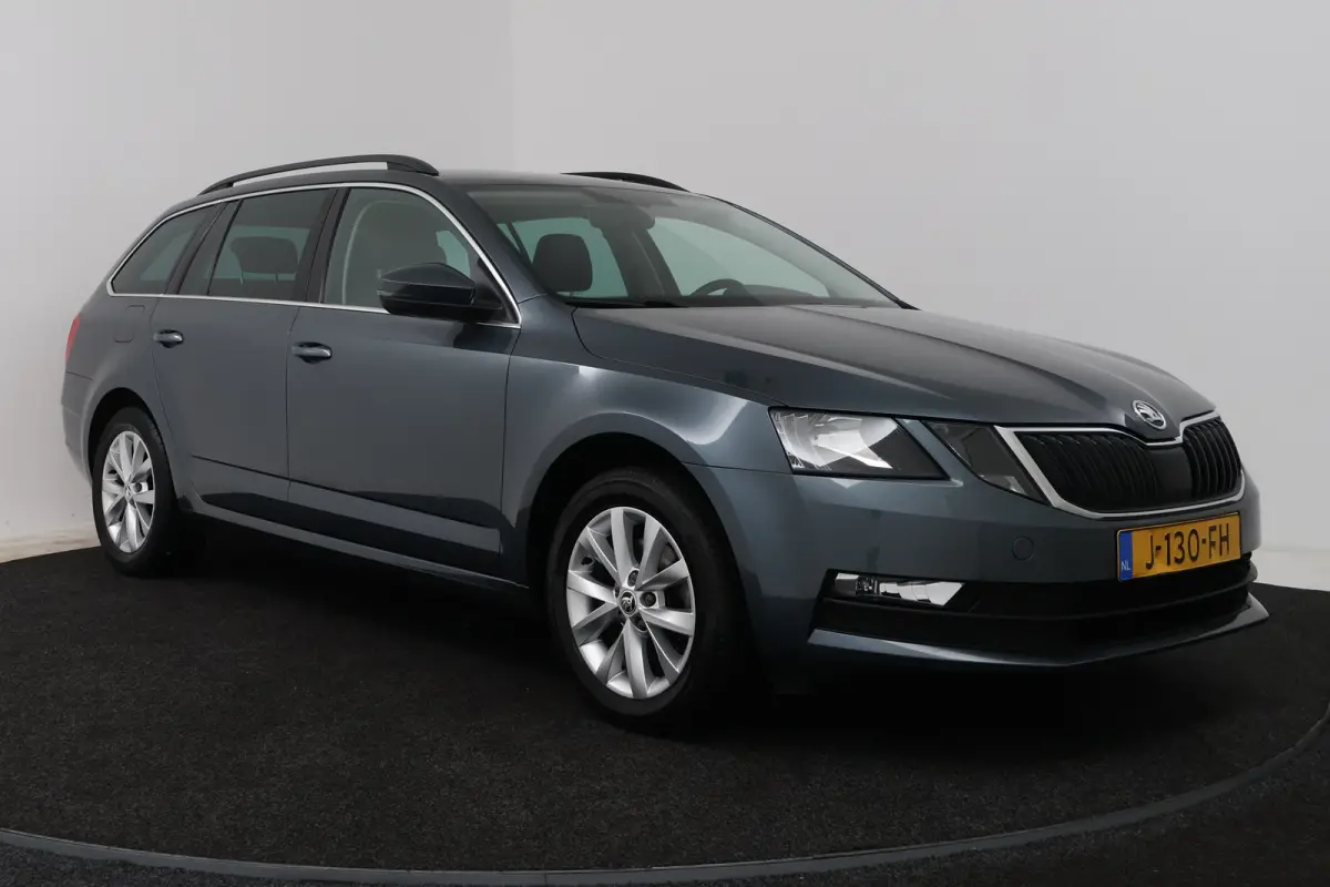 1.5 TSI Greentech Business Edition (CRUISE CONTROL, STOELVERWARMING, NAVIGATIE CARPLAY, PARKEERSENSOREN)