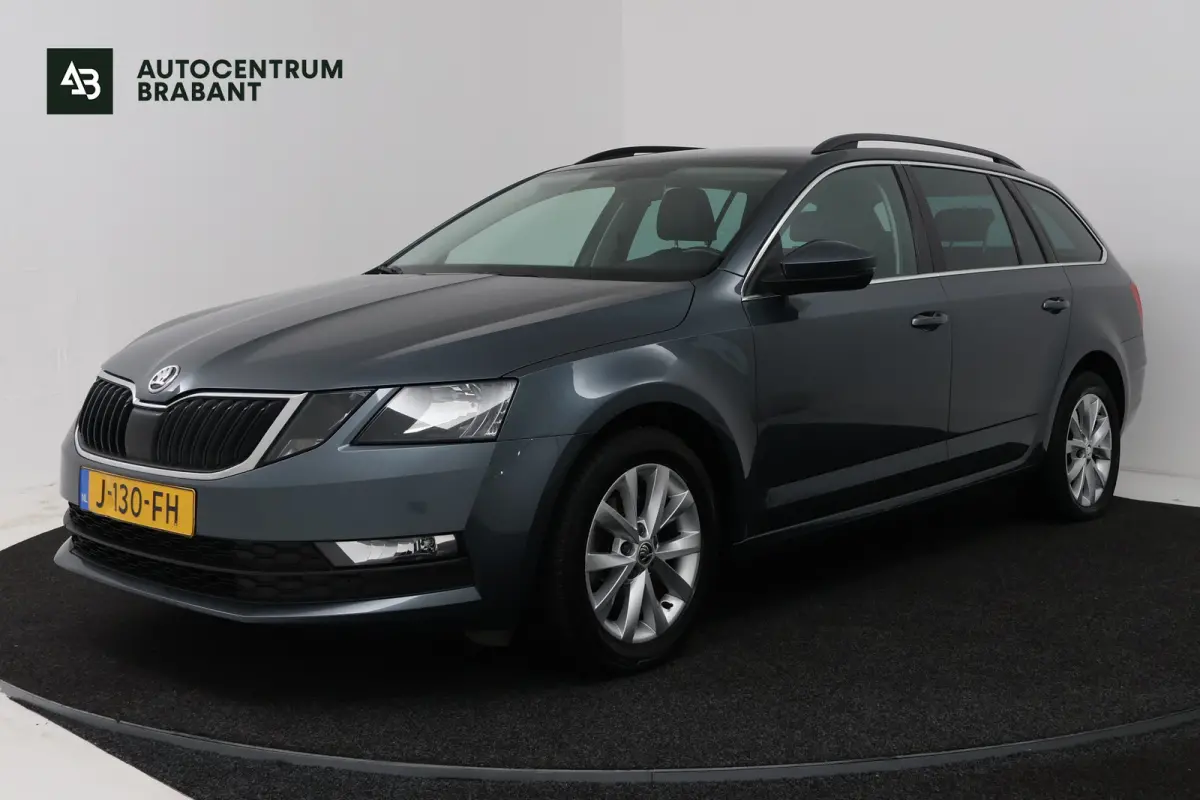 1.5 TSI Greentech Business Edition (CRUISE CONTROL, STOELVERWARMING, NAVIGATIE CARPLAY, PARKEERSENSOREN)