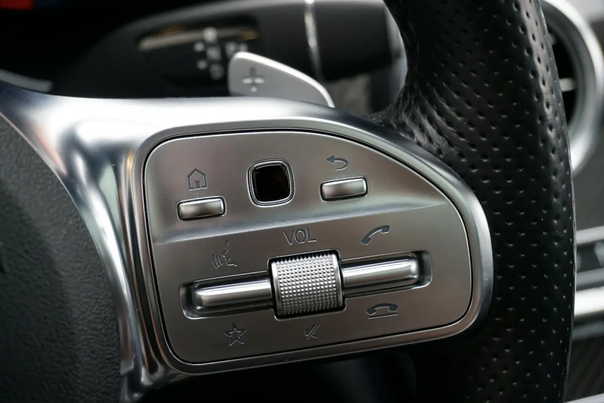 300 d 4MATIC Premium Plus Pack AMG + 360° CAMERA / STOELVENTILATIE / PANO / BURMESTER / HUD