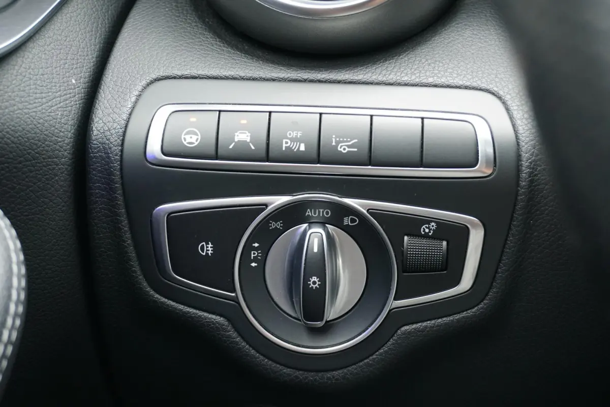 300 d 4MATIC Premium Plus Pack AMG + 360° CAMERA / STOELVENTILATIE / PANO / BURMESTER / HUD
