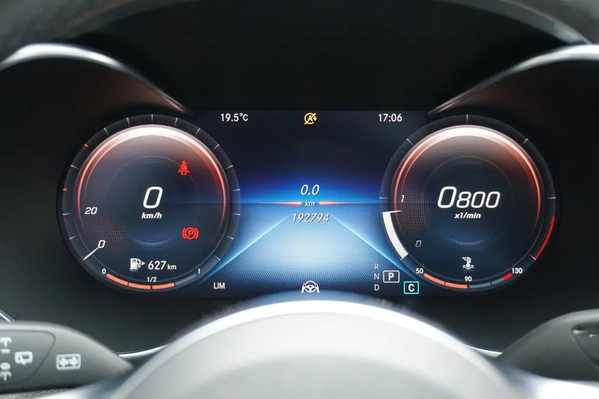 300 d 4MATIC Premium Plus Pack AMG + 360° CAMERA / STOELVENTILATIE / PANO / BURMESTER / HUD