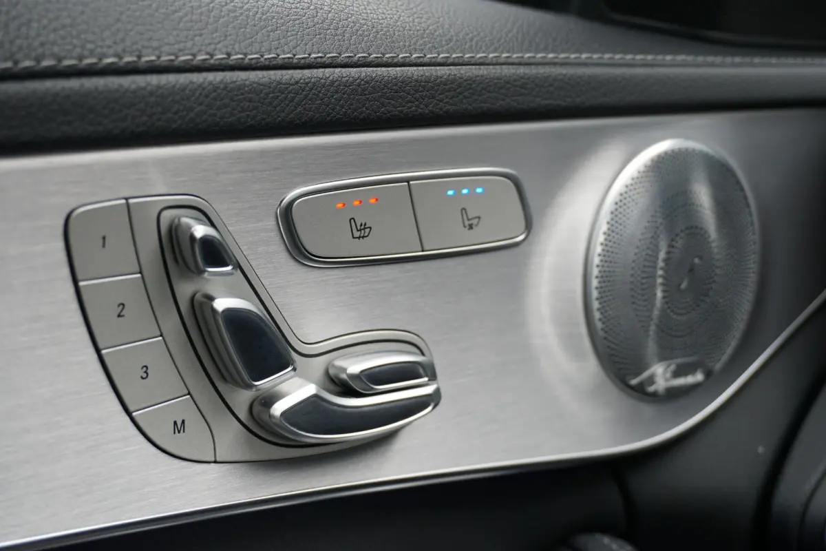 300 d 4MATIC Premium Plus Pack AMG + 360° CAMERA / STOELVENTILATIE / PANO / BURMESTER / HUD