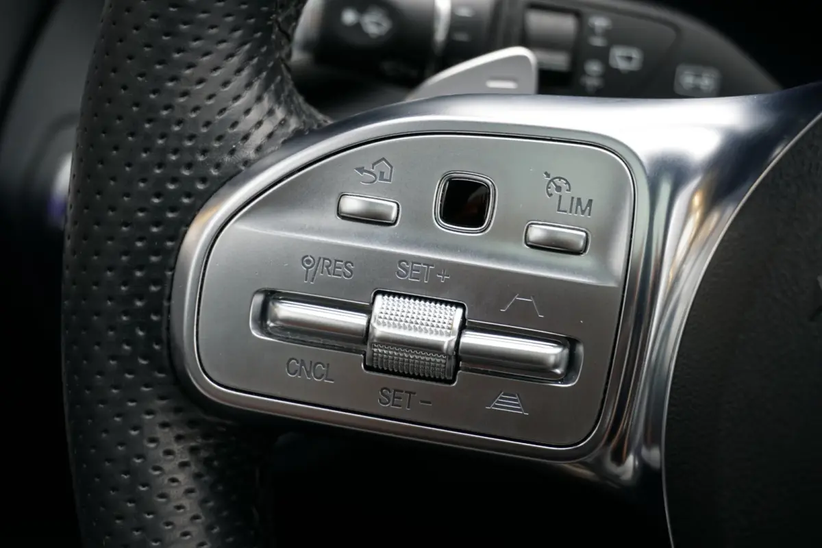 300 d 4MATIC Premium Plus Pack AMG + 360° CAMERA / STOELVENTILATIE / PANO / BURMESTER / HUD