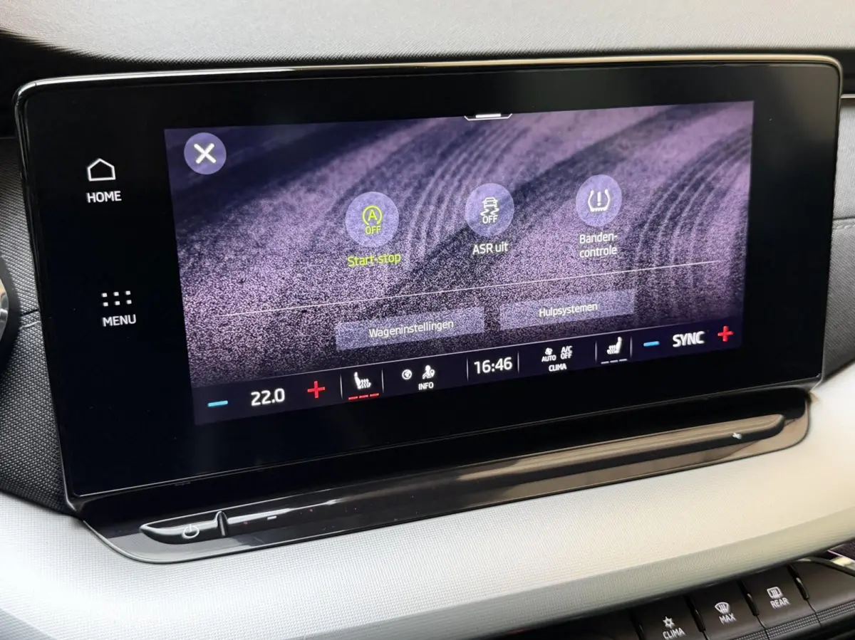 1.0 e-TSI Business Edition Plus Automaat | Achteruitrijcamera | Apple CarPlay/Android Auto | Adaptieve cruise control | Climate control | LED verlichting | Signaalkleur | Parkeersensoren voo