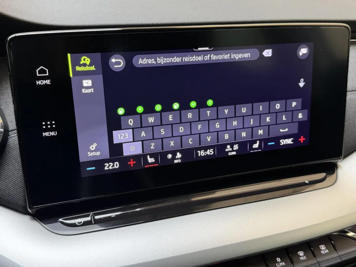 1.0 e-TSI Business Edition Plus Automaat | Achteruitrijcamera | Apple CarPlay/Android Auto | Adaptieve cruise control | Climate control | LED verlichting | Signaalkleur | Parkeersensoren voo