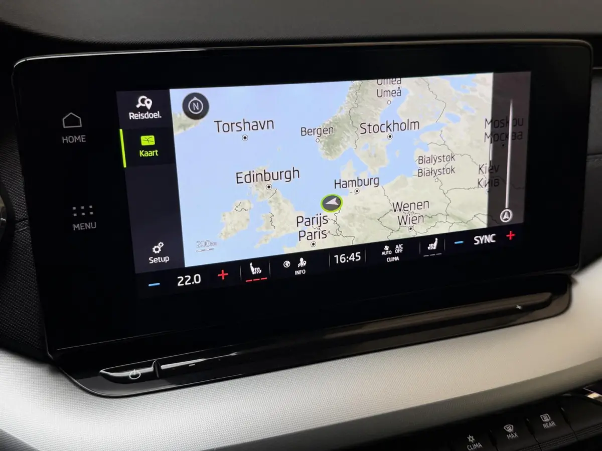 1.0 e-TSI Business Edition Plus Automaat | Achteruitrijcamera | Apple CarPlay/Android Auto | Adaptieve cruise control | Climate control | LED verlichting | Signaalkleur | Parkeersensoren voo