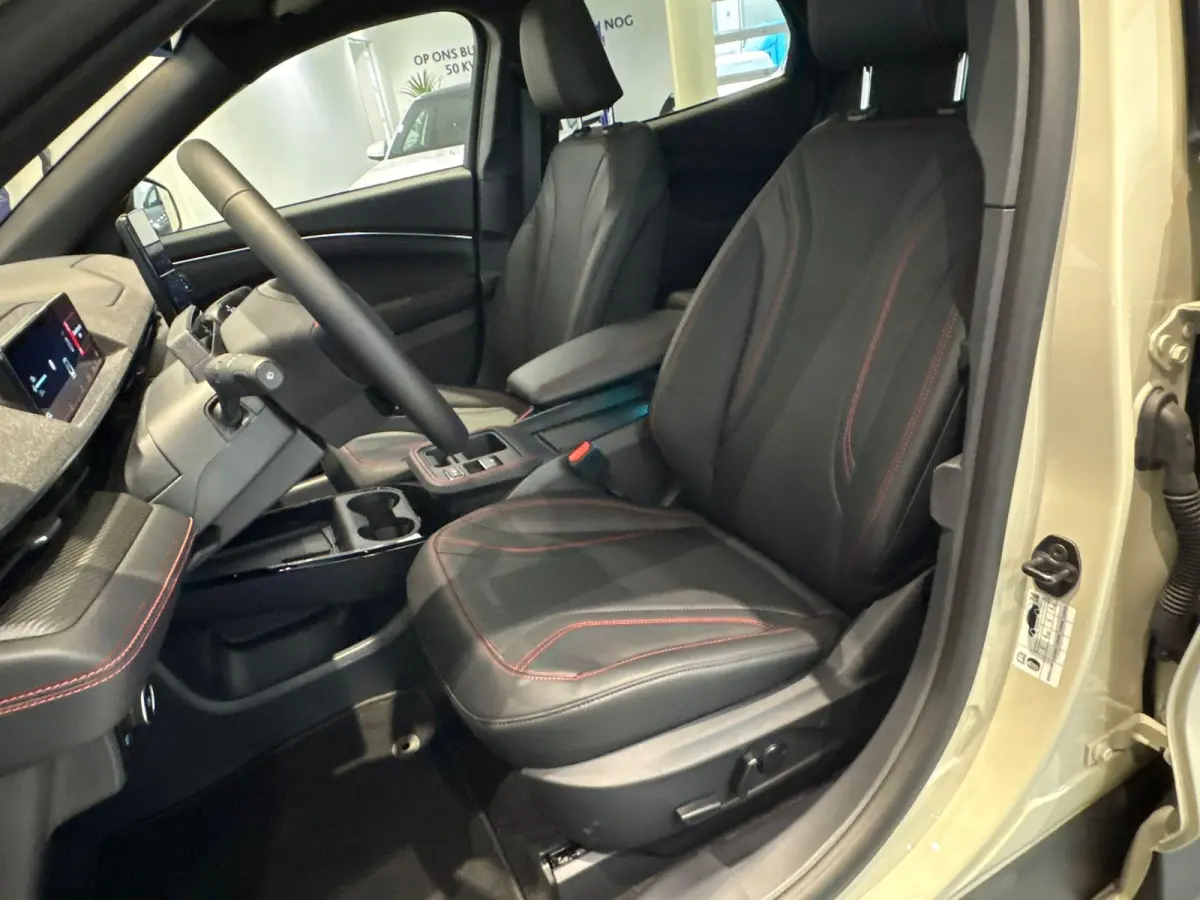 Extended Premium RWD 88 kWh | TE BESTELLEN | PANORAMADAK | 19" LMV BLACK | TECHNOLOGY PACK |