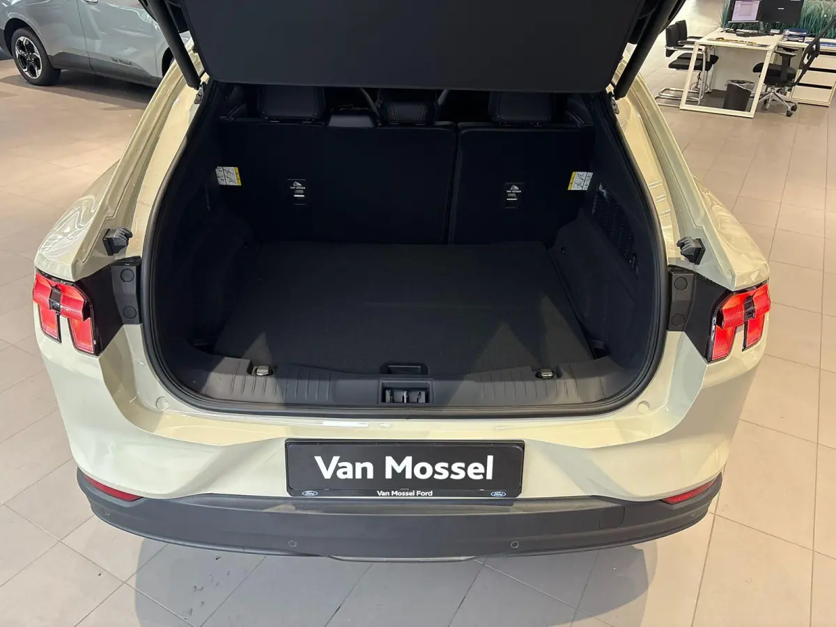 Extended Premium RWD 88 kWh | TE BESTELLEN | PANORAMADAK | 19" LMV BLACK | TECHNOLOGY PACK |