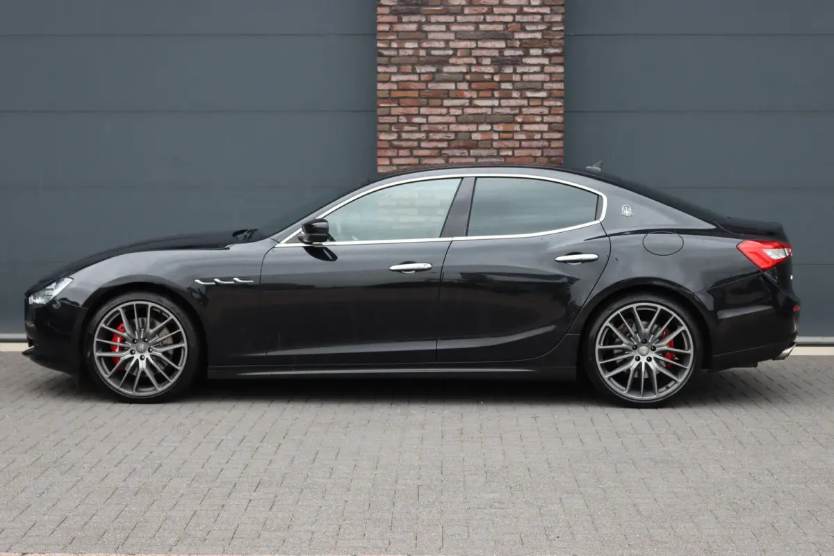 3.0 S Q4 | Carbon | Bowers&Wilkins | Stoelventilatie | Memory | Variabel Onderstel | Apple Carplay/Android Auto | Leder | Camera | Keyless Entry | Elektrisch Zonnescherm |