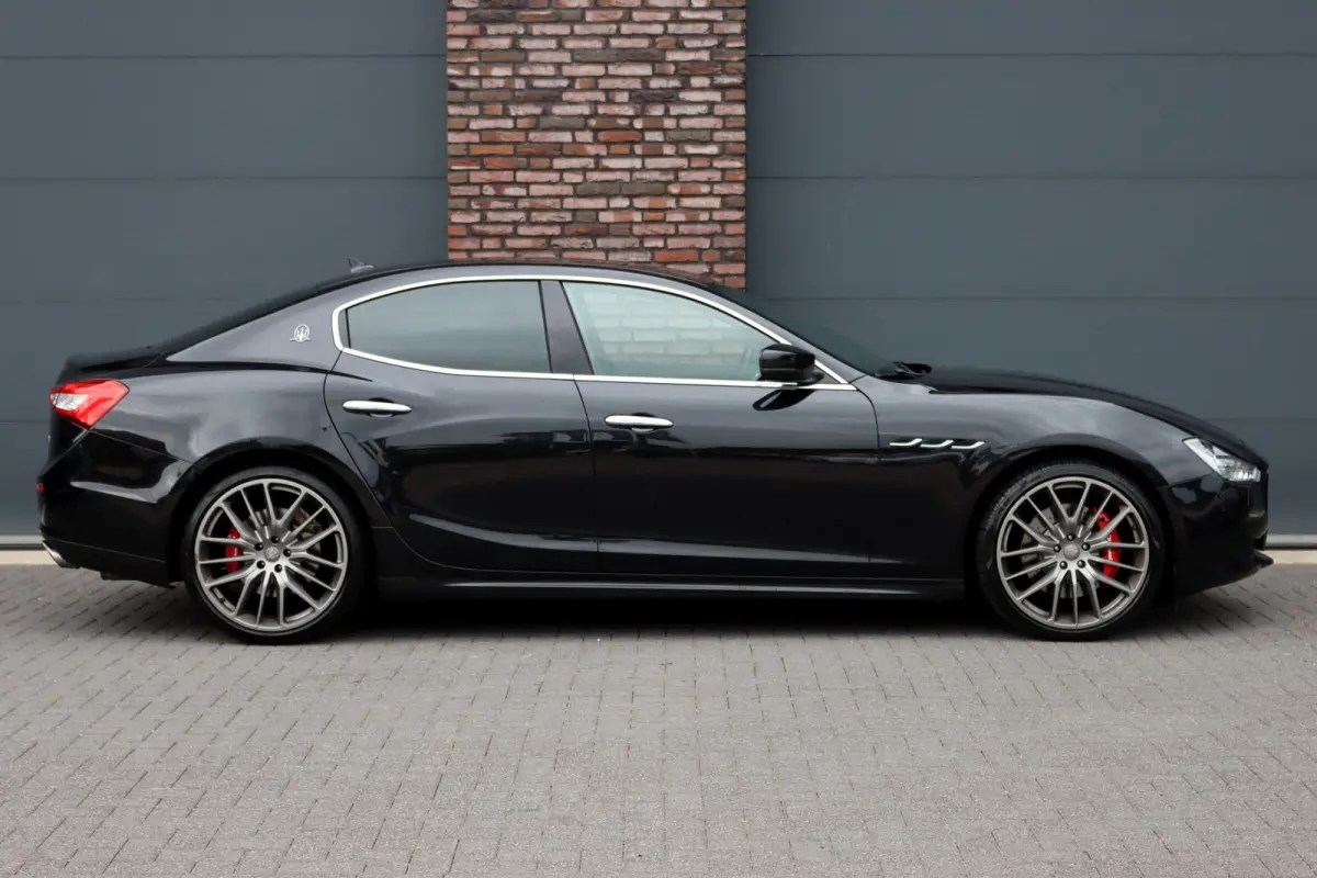 3.0 S Q4 | Carbon | Bowers&Wilkins | Stoelventilatie | Memory | Variabel Onderstel | Apple Carplay/Android Auto | Leder | Camera | Keyless Entry | Elektrisch Zonnescherm |