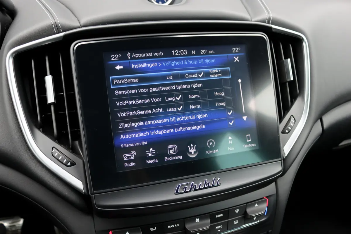 3.0 S Q4 | Carbon | Bowers&Wilkins | Stoelventilatie | Memory | Variabel Onderstel | Apple Carplay/Android Auto | Leder | Camera | Keyless Entry | Elektrisch Zonnescherm |