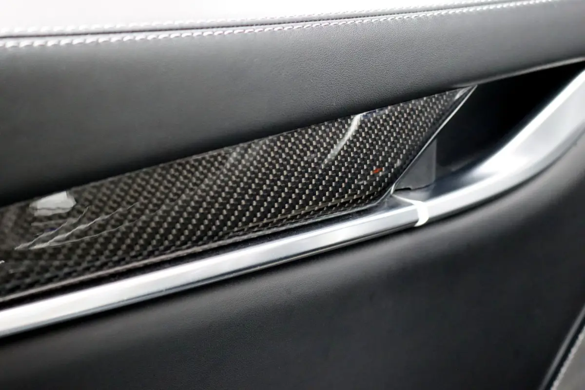 3.0 S Q4 | Carbon | Bowers&Wilkins | Stoelventilatie | Memory | Variabel Onderstel | Apple Carplay/Android Auto | Leder | Camera | Keyless Entry | Elektrisch Zonnescherm |