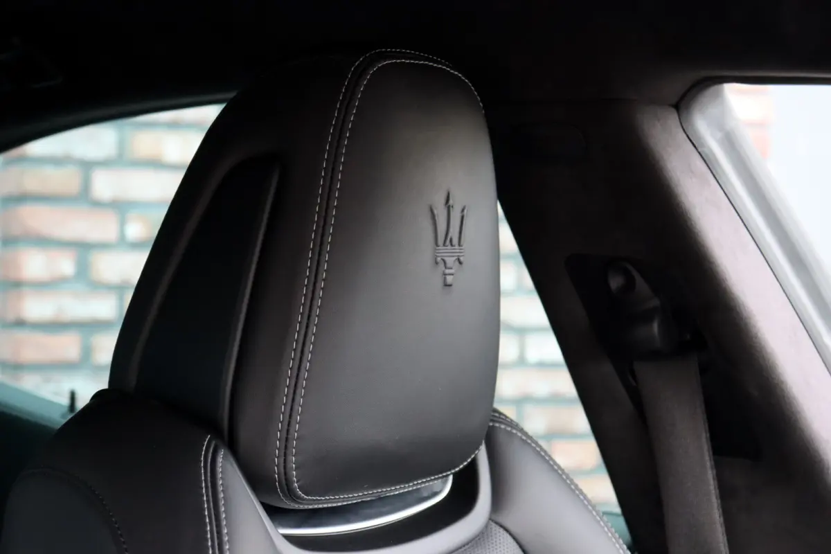 3.0 S Q4 | Carbon | Bowers&Wilkins | Stoelventilatie | Memory | Variabel Onderstel | Apple Carplay/Android Auto | Leder | Camera | Keyless Entry | Elektrisch Zonnescherm |