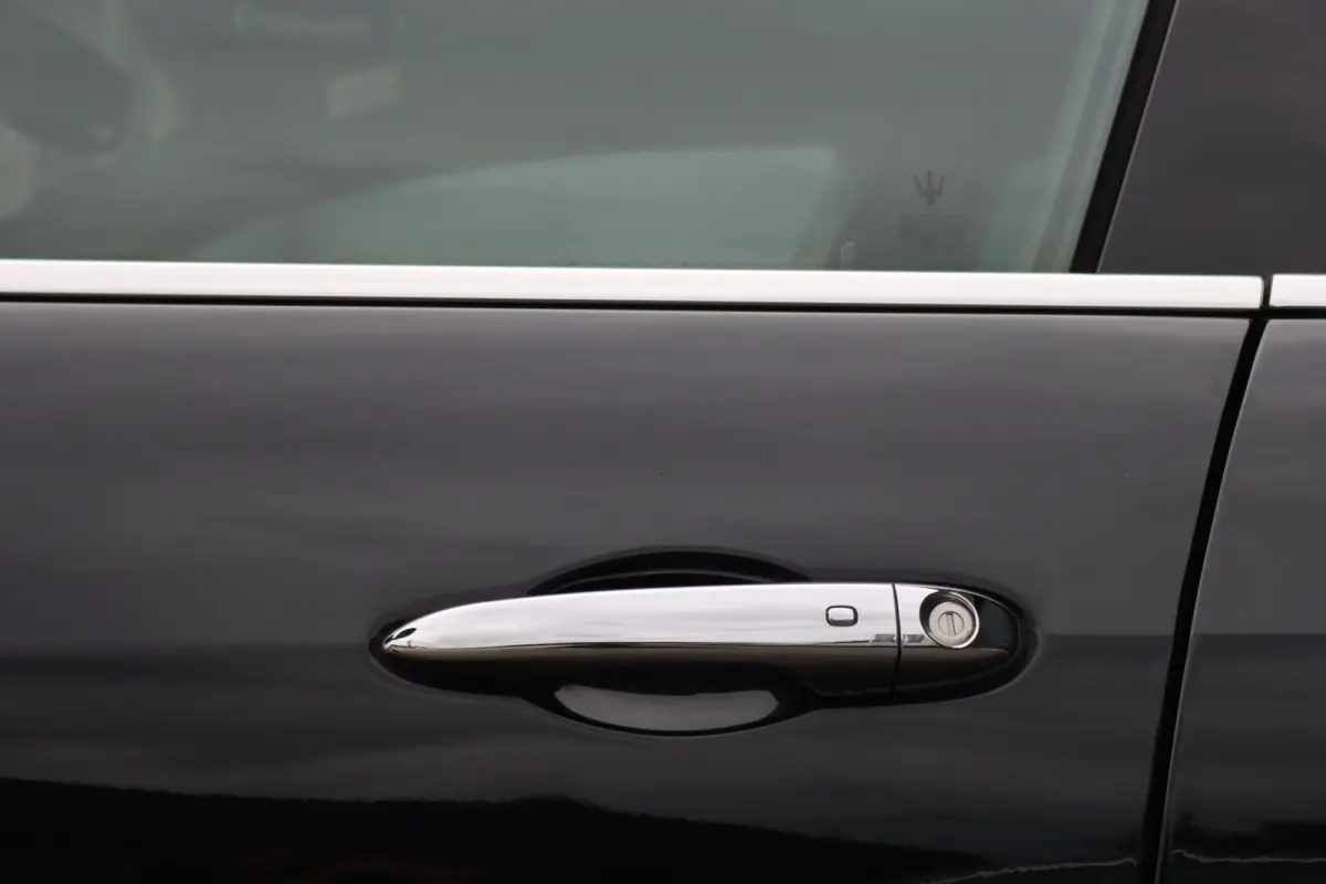 3.0 S Q4 | Carbon | Bowers&Wilkins | Stoelventilatie | Memory | Variabel Onderstel | Apple Carplay/Android Auto | Leder | Camera | Keyless Entry | Elektrisch Zonnescherm |