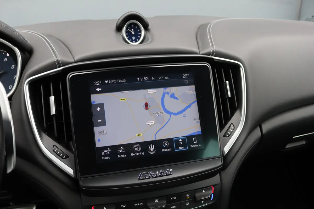 3.0 S Q4 | Carbon | Bowers&Wilkins | Stoelventilatie | Memory | Variabel Onderstel | Apple Carplay/Android Auto | Leder | Camera | Keyless Entry | Elektrisch Zonnescherm |