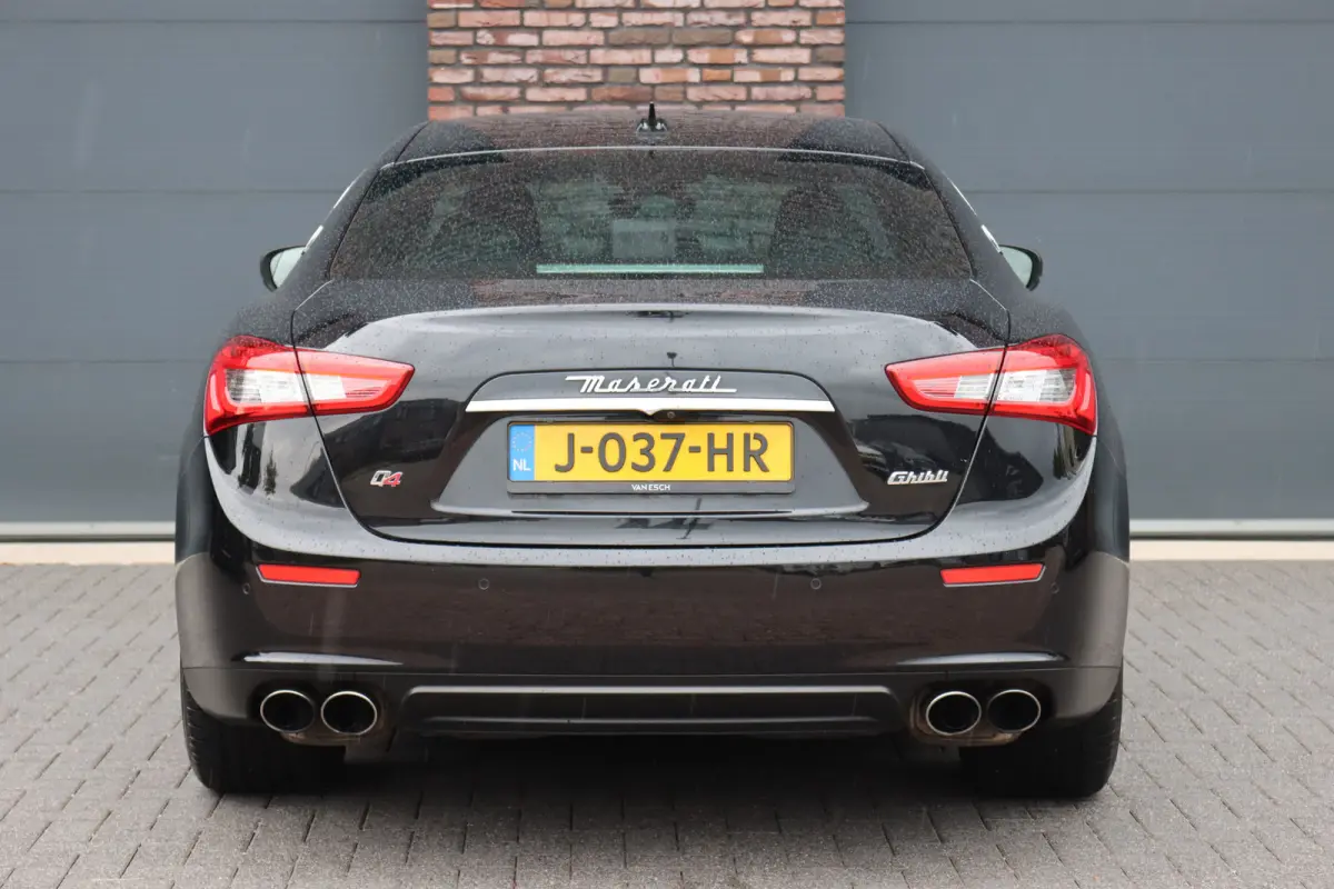 3.0 S Q4 | Carbon | Bowers&Wilkins | Stoelventilatie | Memory | Variabel Onderstel | Apple Carplay/Android Auto | Leder | Camera | Keyless Entry | Elektrisch Zonnescherm |