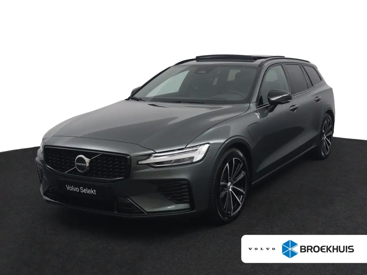 2.0 T8 Plug-in hybrid AWD Plus Dark | Panoramadak | Trekhaak | Sportstoelen | Head-Up | 360 Camera |