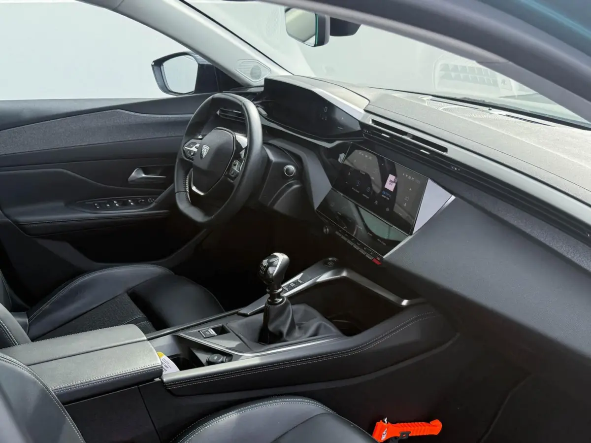 1.2 PureTech 130pk Allure Pack Business | Carplay | 360 Camera | Stoelverwarming | Trekhaak