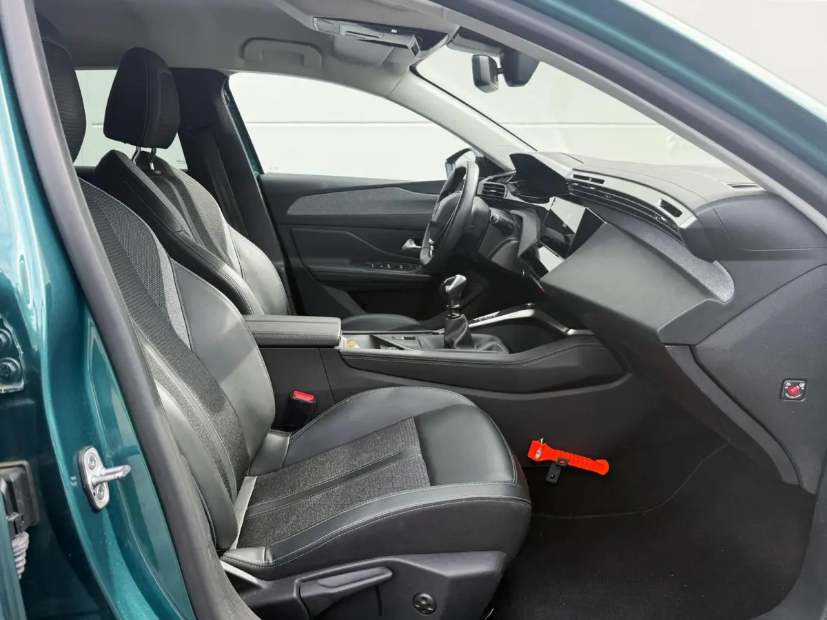 1.2 PureTech 130pk Allure Pack Business | Carplay | 360 Camera | Stoelverwarming | Trekhaak