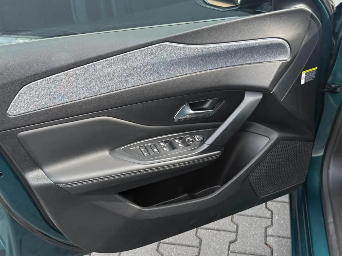 1.2 PureTech 130pk Allure Pack Business | Carplay | 360 Camera | Stoelverwarming | Trekhaak