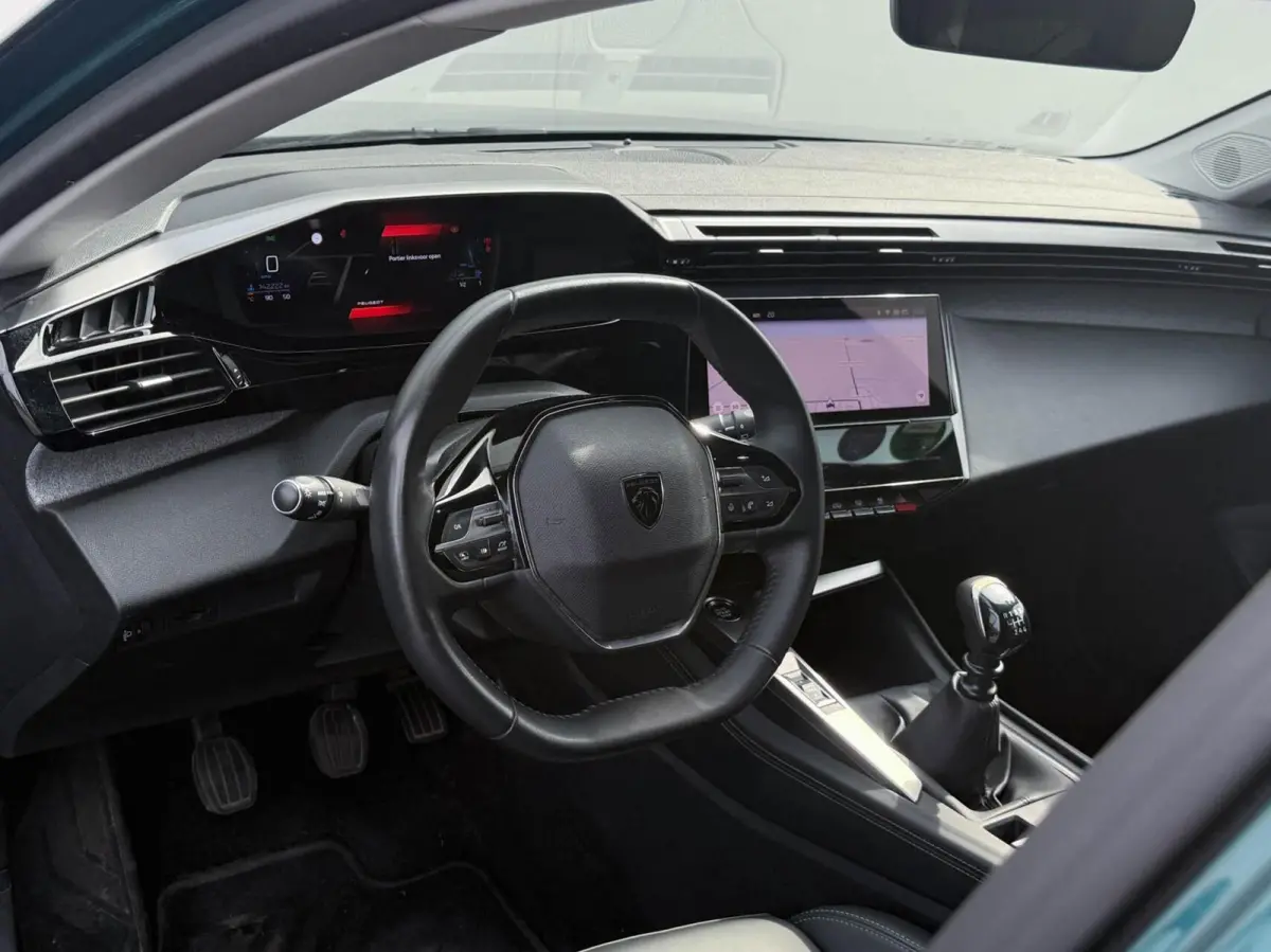 1.2 PureTech 130pk Allure Pack Business | Carplay | 360 Camera | Stoelverwarming | Trekhaak