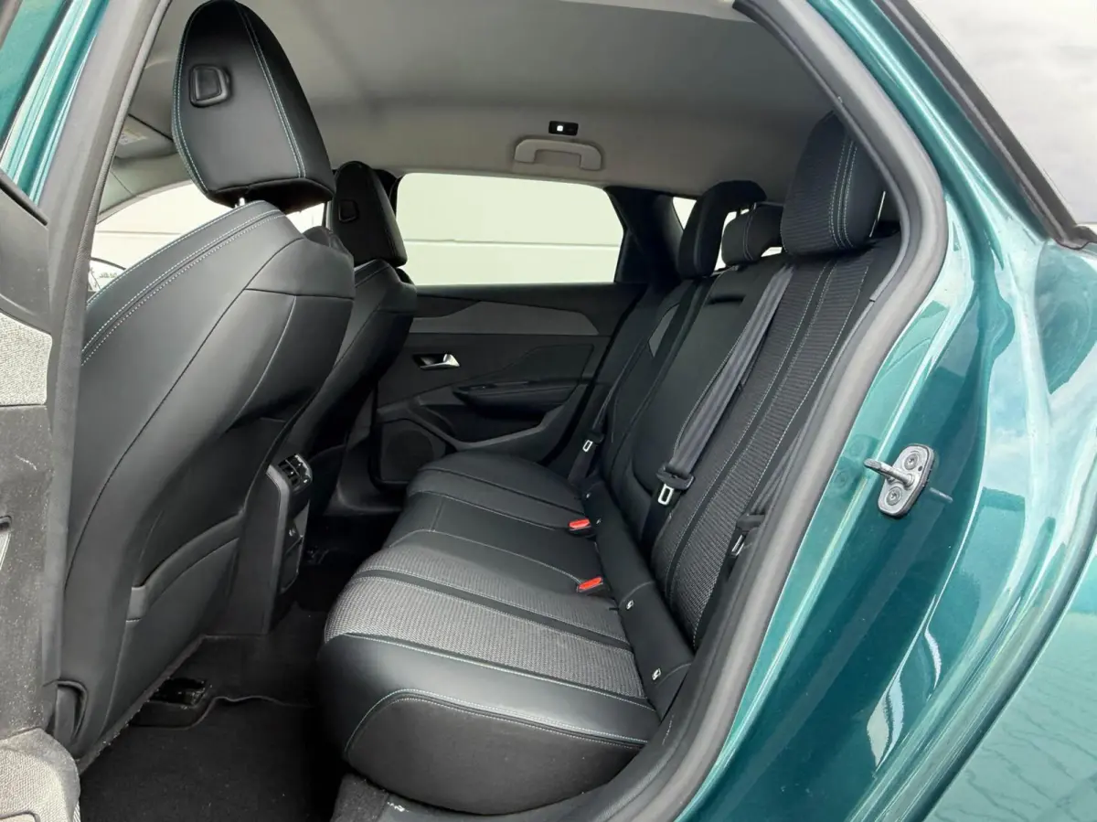 1.2 PureTech 130pk Allure Pack Business | Carplay | 360 Camera | Stoelverwarming | Trekhaak