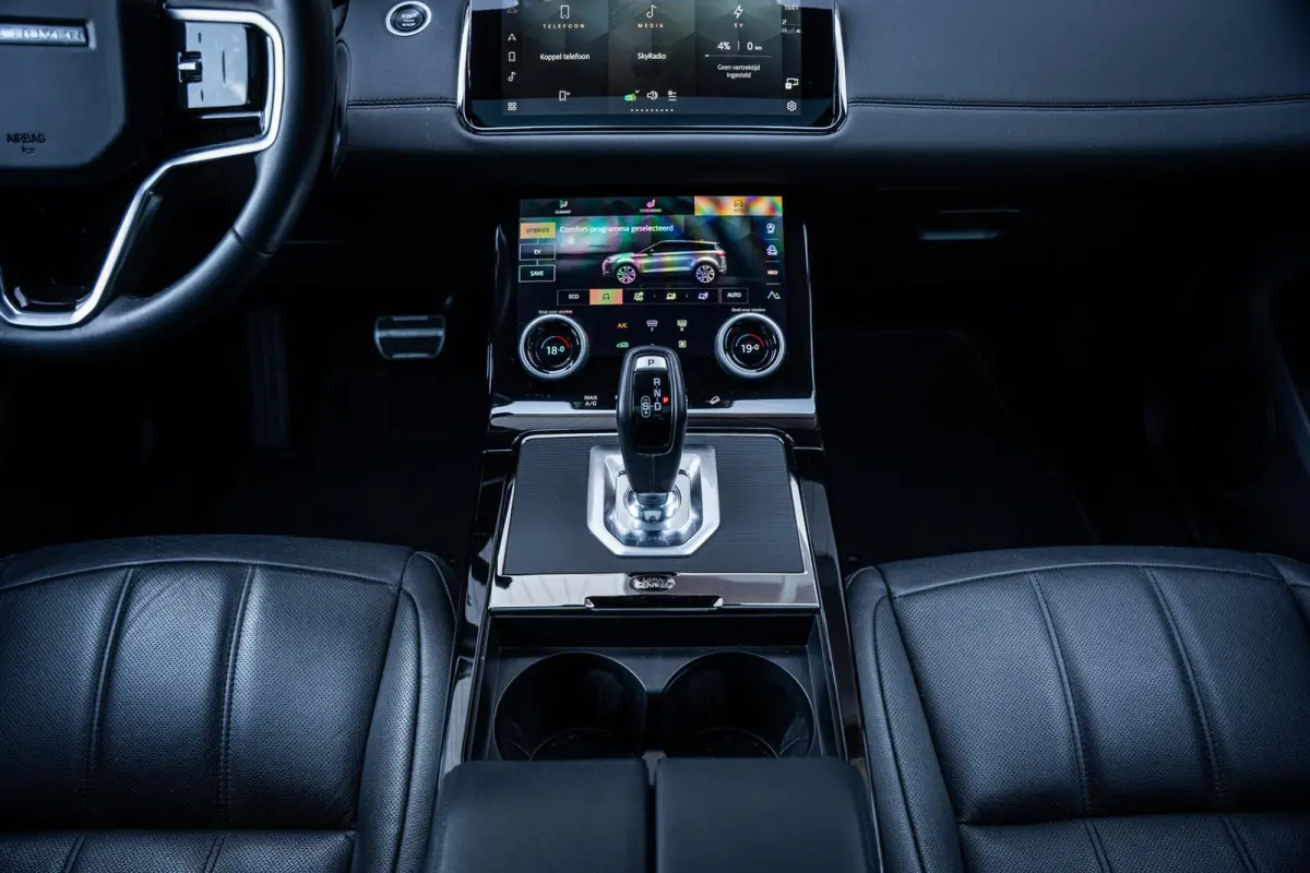 P300e AWD R-Dynamic Black-Pack Pano-dak|Meridian|Elek.trekhaak|Winterpack|Carplay|Dealer-onderhouden