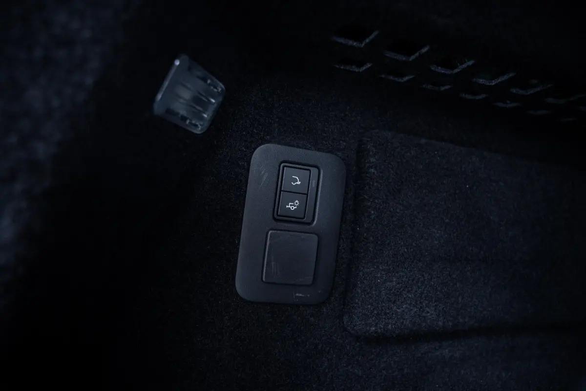 P300e AWD R-Dynamic Black-Pack Pano-dak|Meridian|Elek.trekhaak|Winterpack|Carplay|Dealer-onderhouden