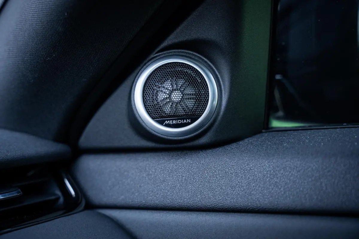 P300e AWD R-Dynamic Black-Pack Pano-dak|Meridian|Elek.trekhaak|Winterpack|Carplay|Dealer-onderhouden