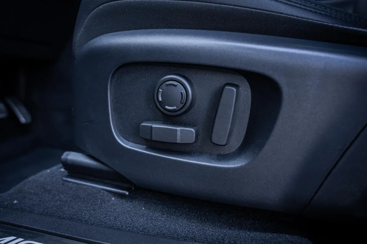 P300e AWD R-Dynamic Black-Pack Pano-dak|Meridian|Elek.trekhaak|Winterpack|Carplay|Dealer-onderhouden