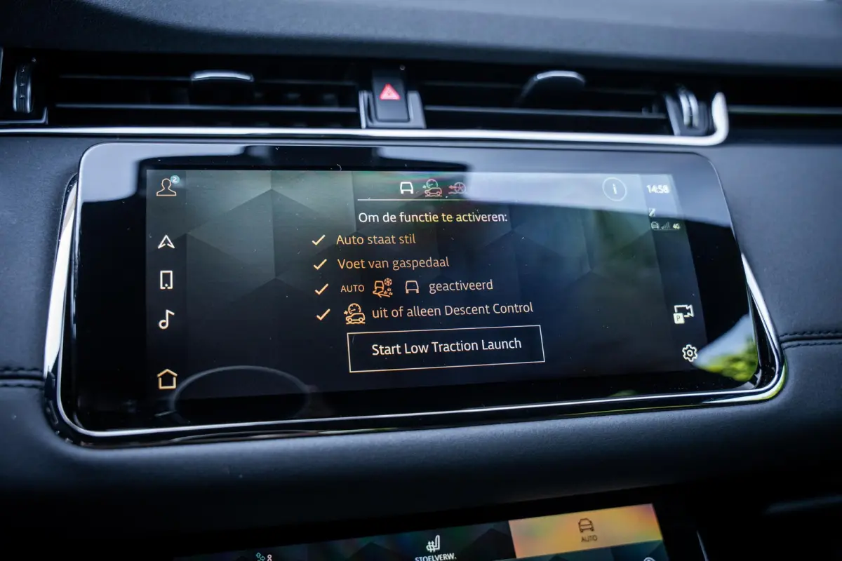 P300e AWD R-Dynamic Black-Pack Pano-dak|Meridian|Elek.trekhaak|Winterpack|Carplay|Dealer-onderhouden