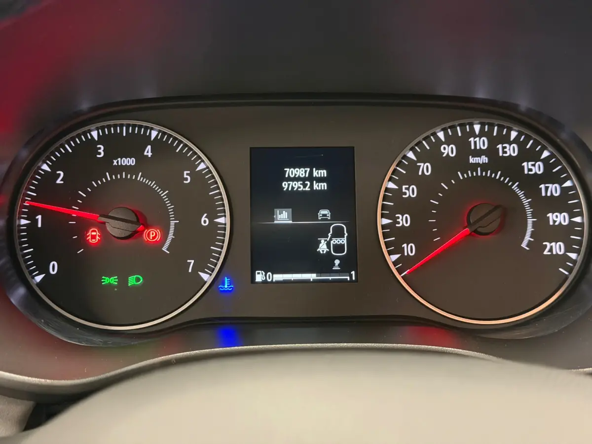 1.0 TCe 110 Extreme*Camera*110PK*Navi*Cruis-Control*PDC*Xenon*
