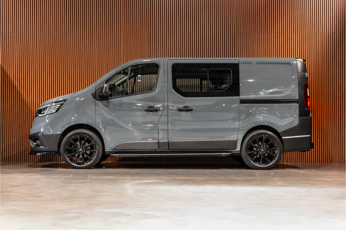 2.0 dCi 150 PK DC | Dubbel cabine | 6-Zitter | L+R Schuifdeur | Camera | Trekhaak | CarPlay | Navigatie | Nieuwe APK