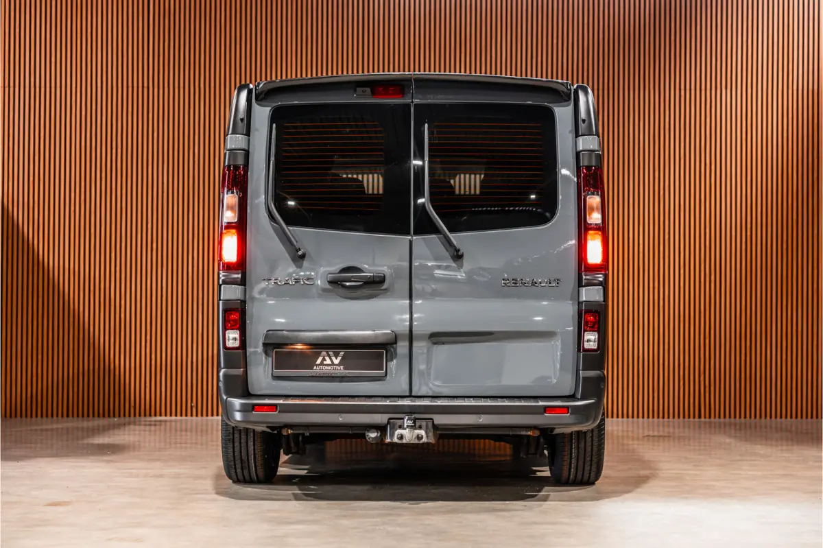 2.0 dCi 150 PK DC | Dubbel cabine | 6-Zitter | L+R Schuifdeur | Camera | Trekhaak | CarPlay | Navigatie | Nieuwe APK