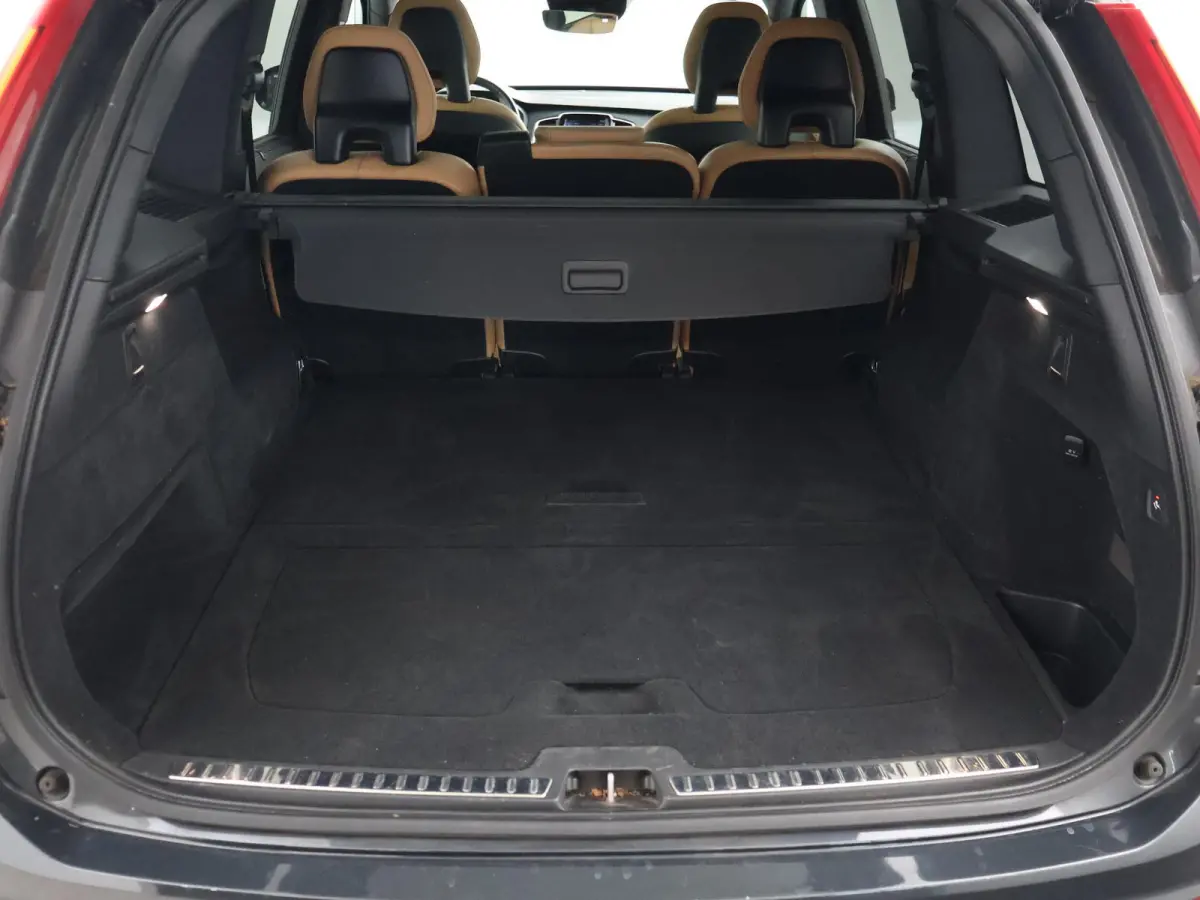 2.0 D5 224 PK AWD AUT. INSCRIPTION *81.553 KM!* + WEGKL. TREKHAAK | PANORAMA | STOELVENTILATIE | HEAD-UP