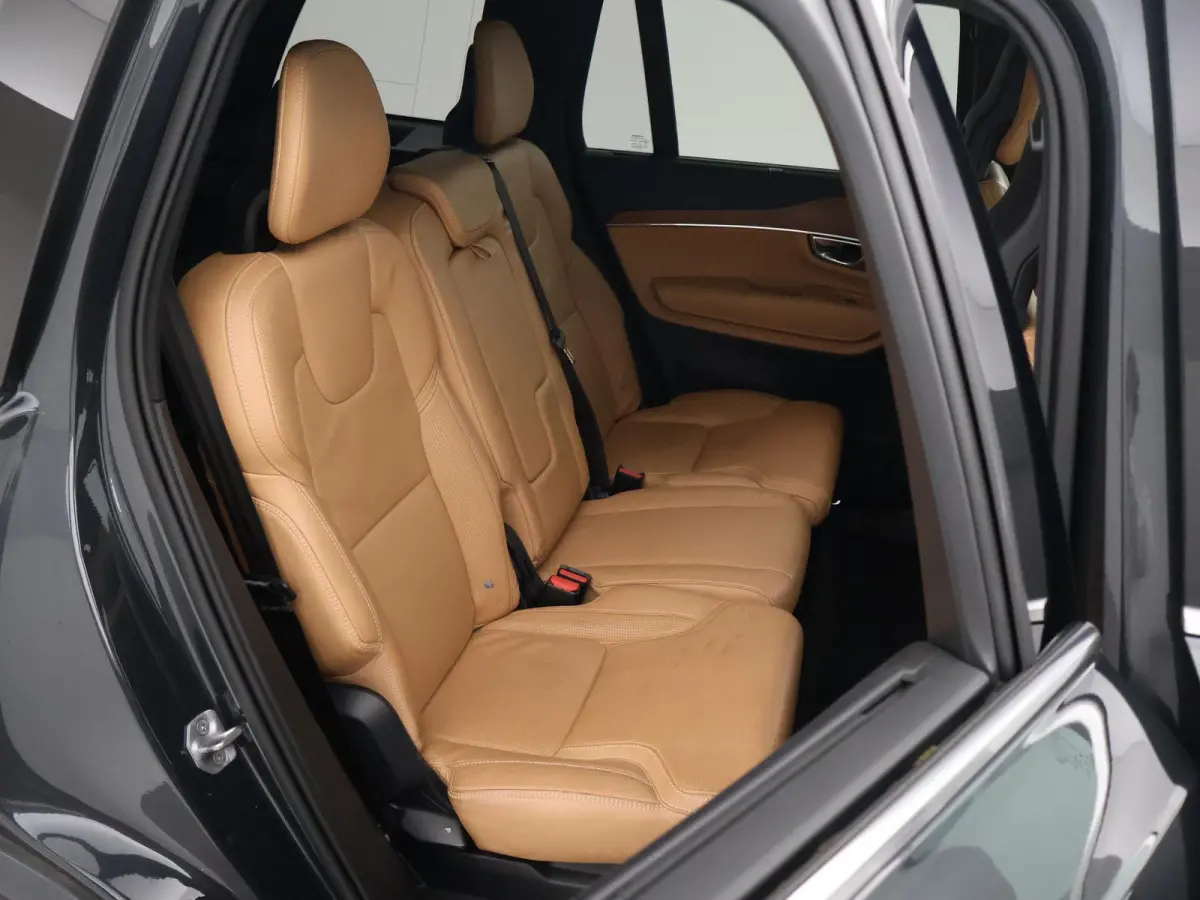 2.0 D5 224 PK AWD AUT. INSCRIPTION *81.553 KM!* + WEGKL. TREKHAAK | PANORAMA | STOELVENTILATIE | HEAD-UP
