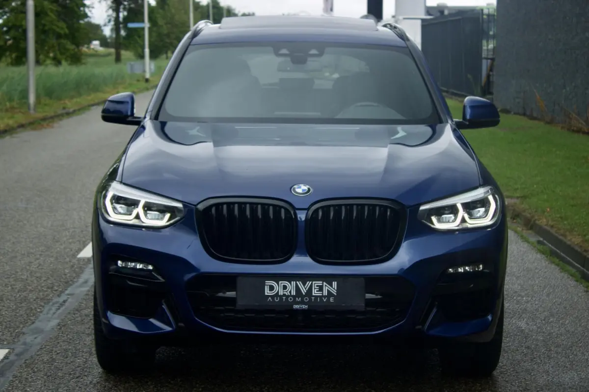 M40i| Pano - Trekhaak - Memory - Sfeerverlichting