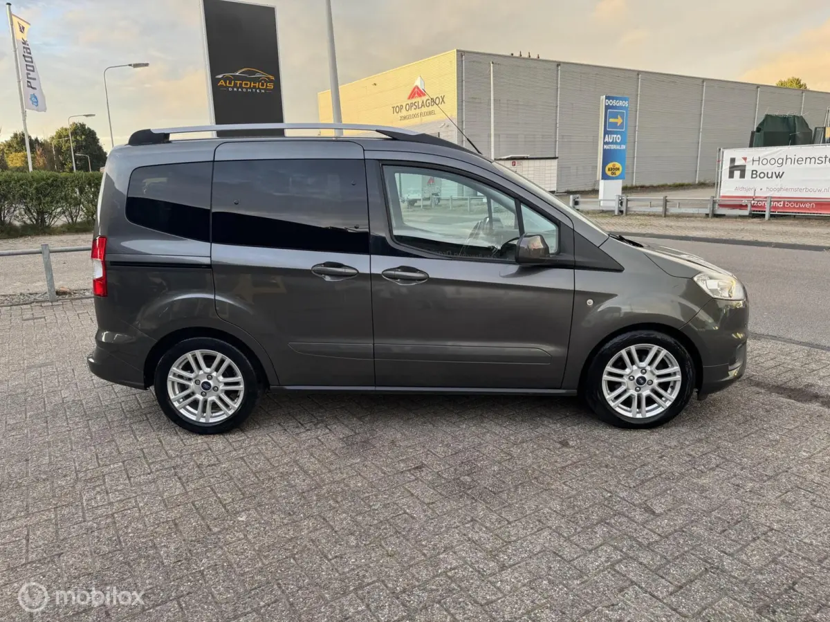 Ford Compact 1.0 Titanium Navi Camera cruise clima 62499 km Ford Tourneo Connect Compact 1.0 Titanium Navi Camera cruise clima 62499 km