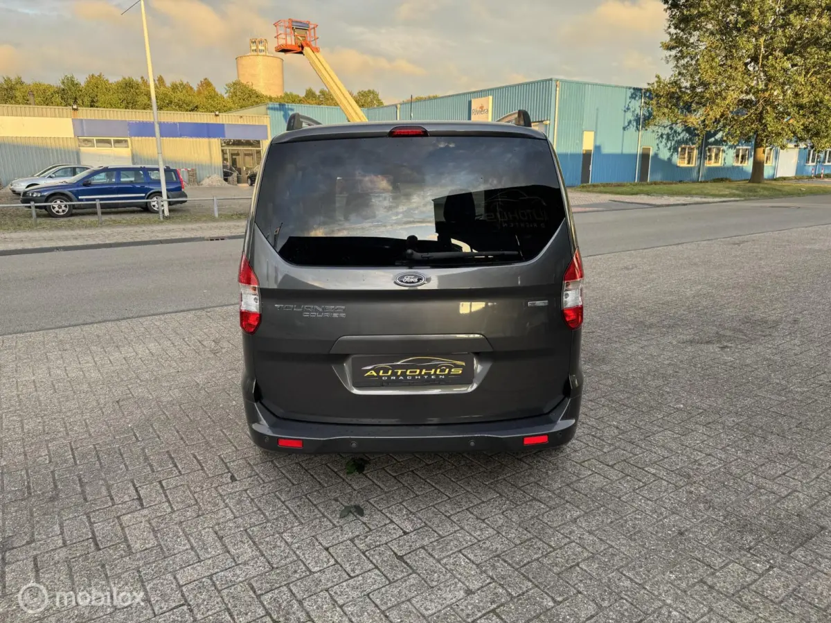 Ford Compact 1.0 Titanium Navi Camera cruise clima 62499 km Ford Tourneo Connect Compact 1.0 Titanium Navi Camera cruise clima 62499 km
