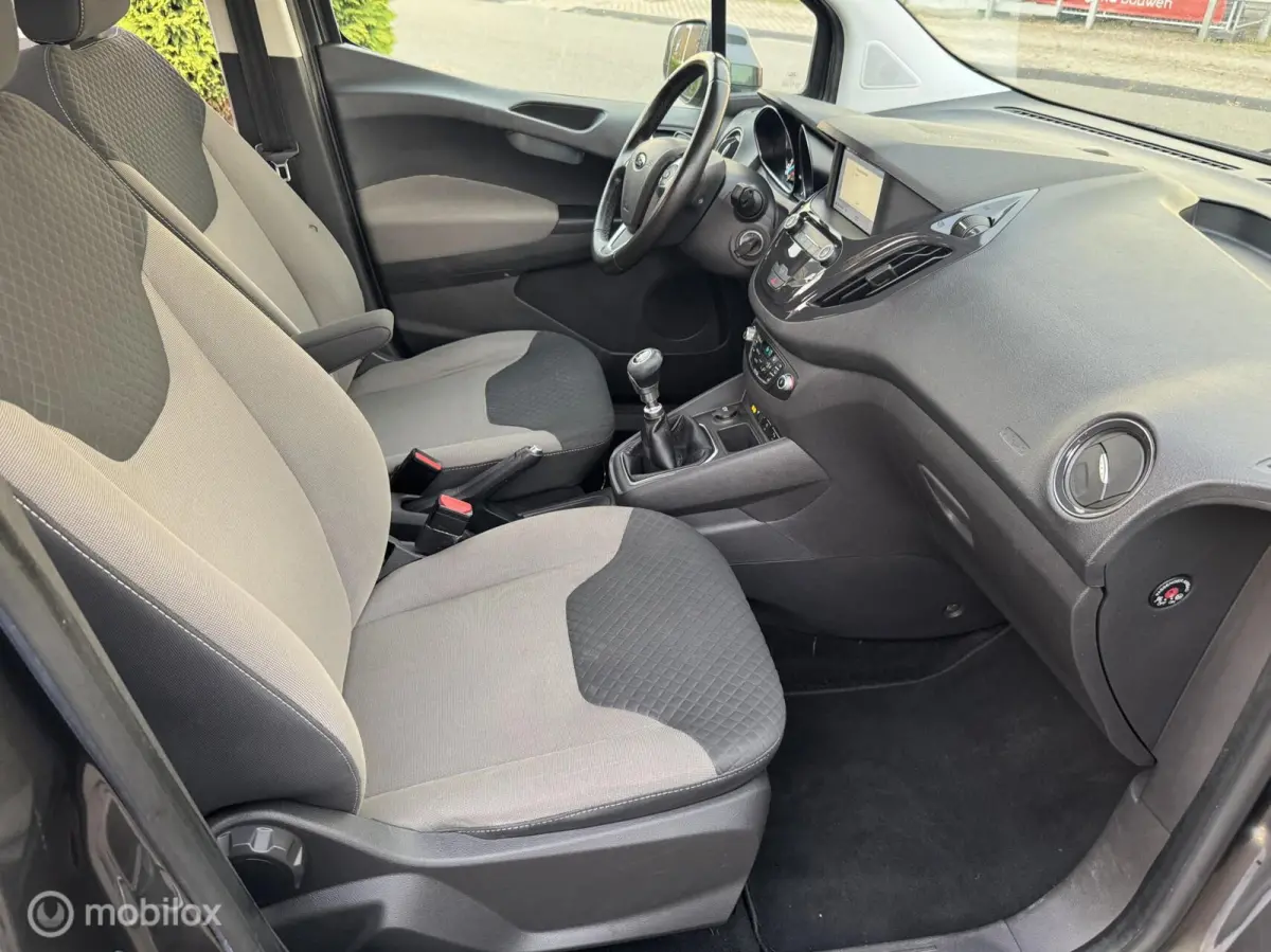 Ford Compact 1.0 Titanium Navi Camera cruise clima 62499 km Ford Tourneo Connect Compact 1.0 Titanium Navi Camera cruise clima 62499 km