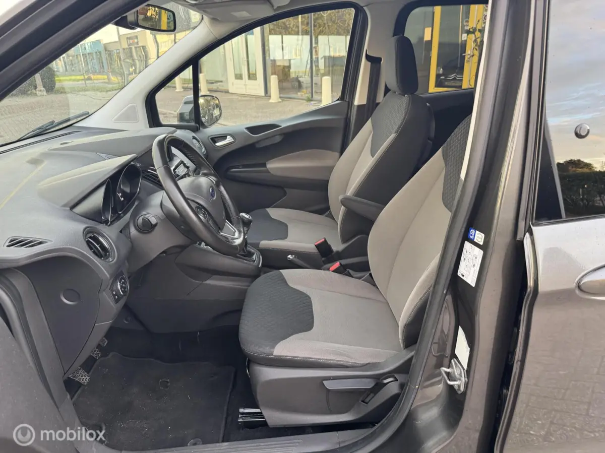 Ford Compact 1.0 Titanium Navi Camera cruise clima 62499 km Ford Tourneo Connect Compact 1.0 Titanium Navi Camera cruise clima 62499 km