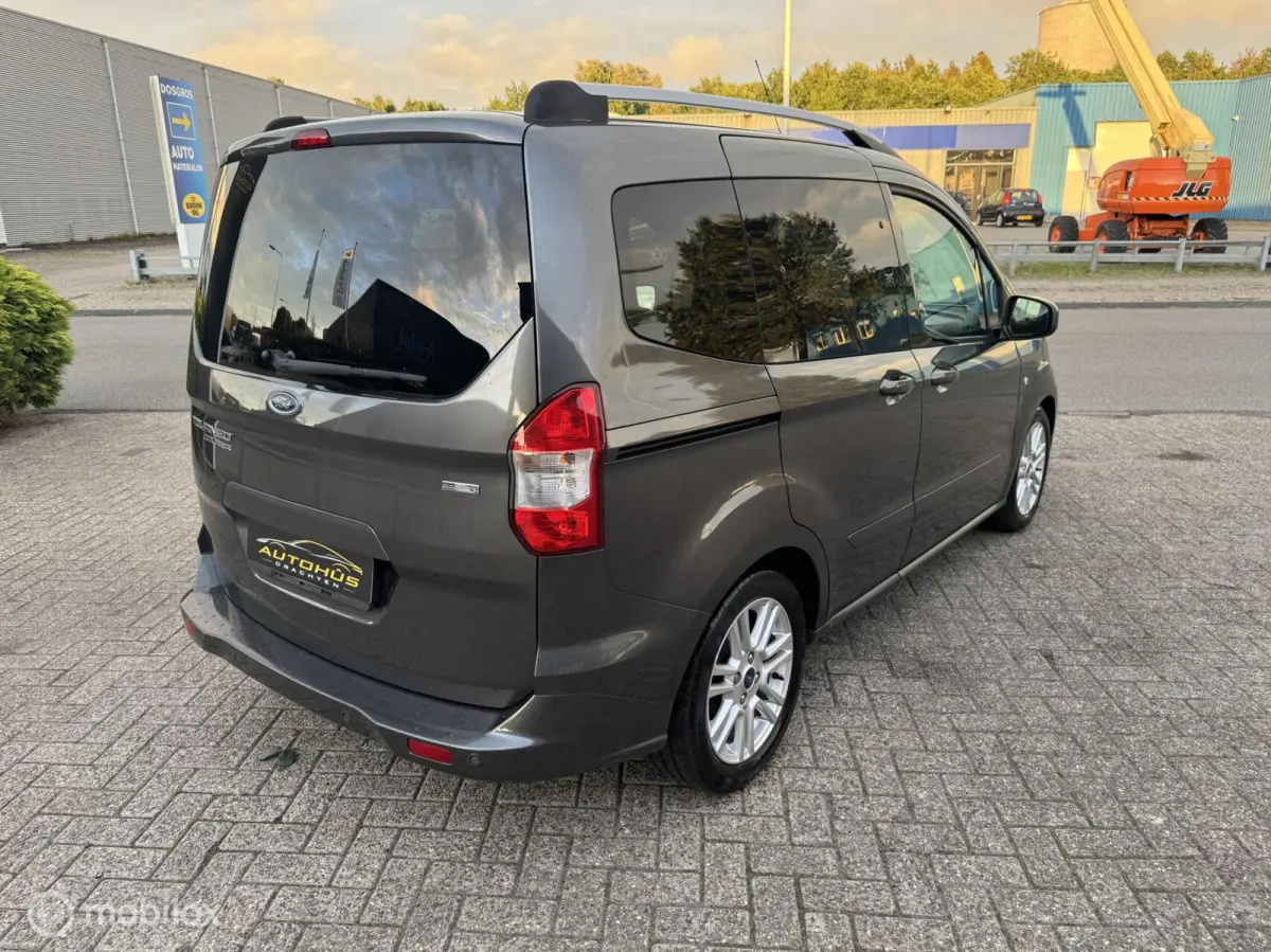 Ford Compact 1.0 Titanium Navi Camera cruise clima 62499 km Ford Tourneo Connect Compact 1.0 Titanium Navi Camera cruise clima 62499 km